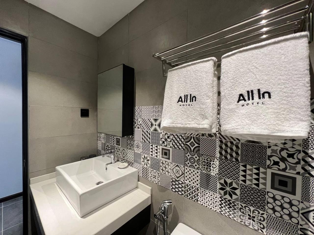 All In Hotel Кангар Екстер'єр фото
